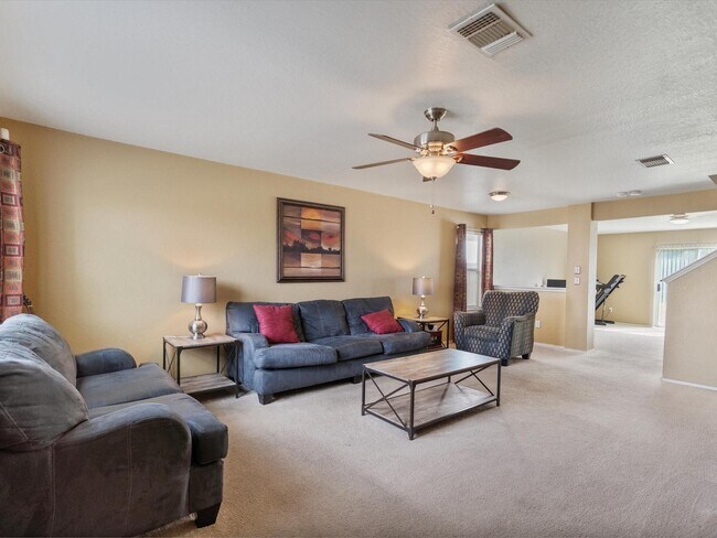 Building Photo - 5143 Roth Forest Ln