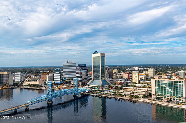 Building Photo - 1431 Riverplace Blvd