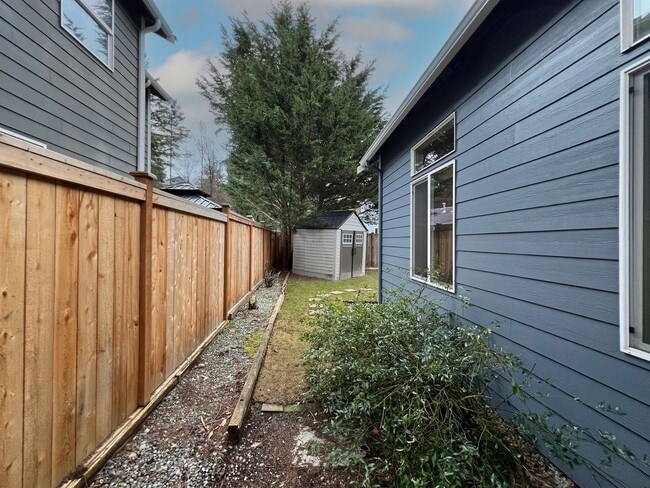 Building Photo - 3 Bedroom  2 Bath Home in Desirable Maple Valley