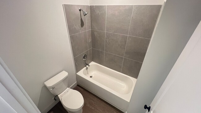 Building Photo - Spacious 4BR Home with Well Water, Pet-Friendly & No HOA