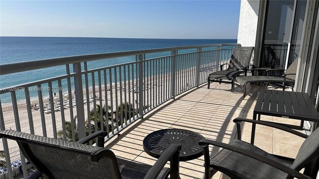 Building Photo - 17375 Collins Ave