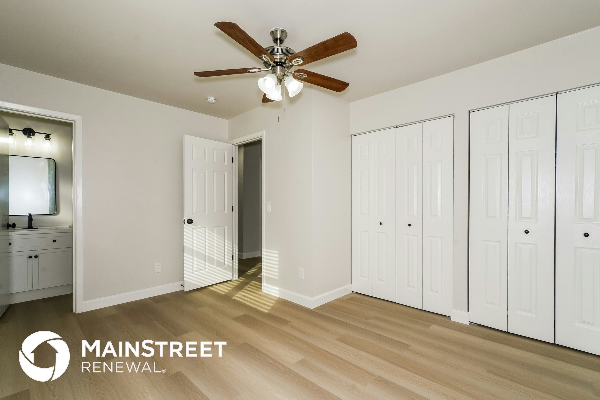 Building Photo - 623 Riverside Dr