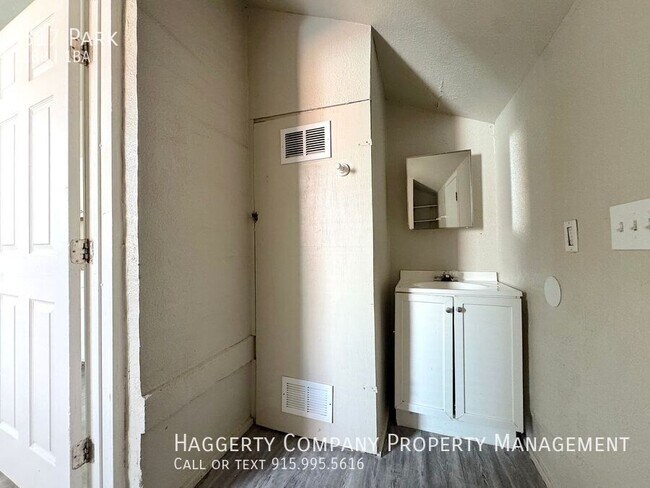 Building Photo - 317 Park-