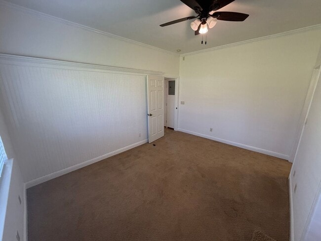 Building Photo - 2720 Larry Ln