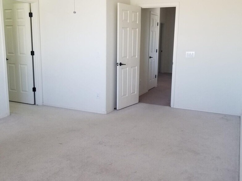 Building Photo - 7716 S 37th Way