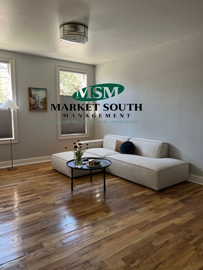 Building Photo - GORGEOUS UNIT NEAR STARLAND/SCAD