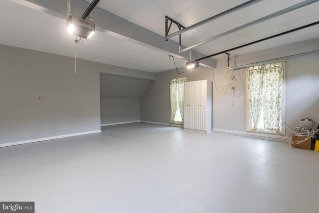 Building Photo - 56 W Windrose Dr