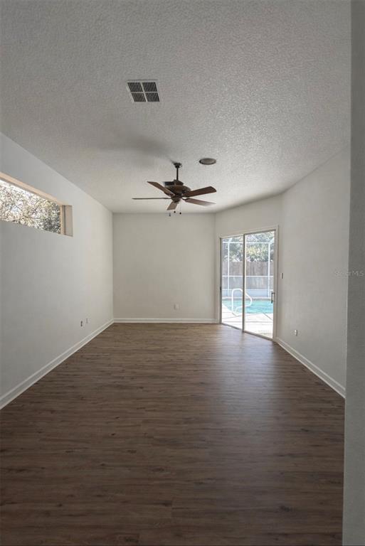 Building Photo - 9460 Hayward Rd