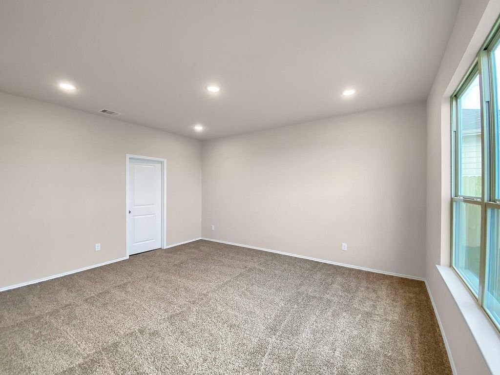 Building Photo - 13071 Clearview Dr