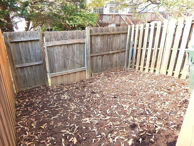 Building Photo - 5445 Crabtree Park Ct