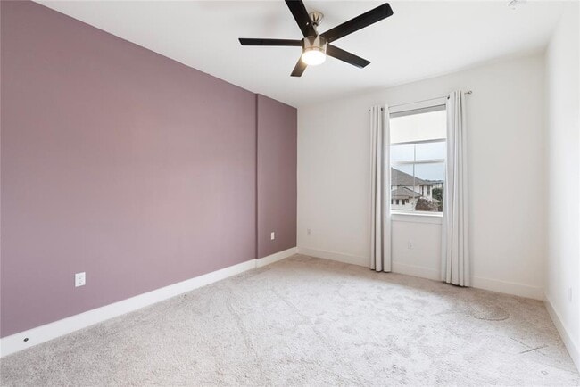 Building Photo - 12905 Padua Dr