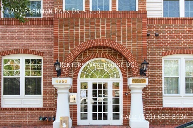 Building Photo - 4950 Brenman Park Dr