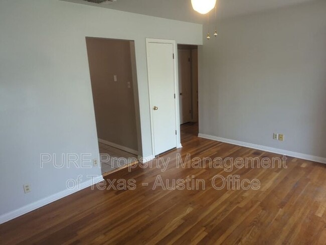 Building Photo - 1720 Justin Ln