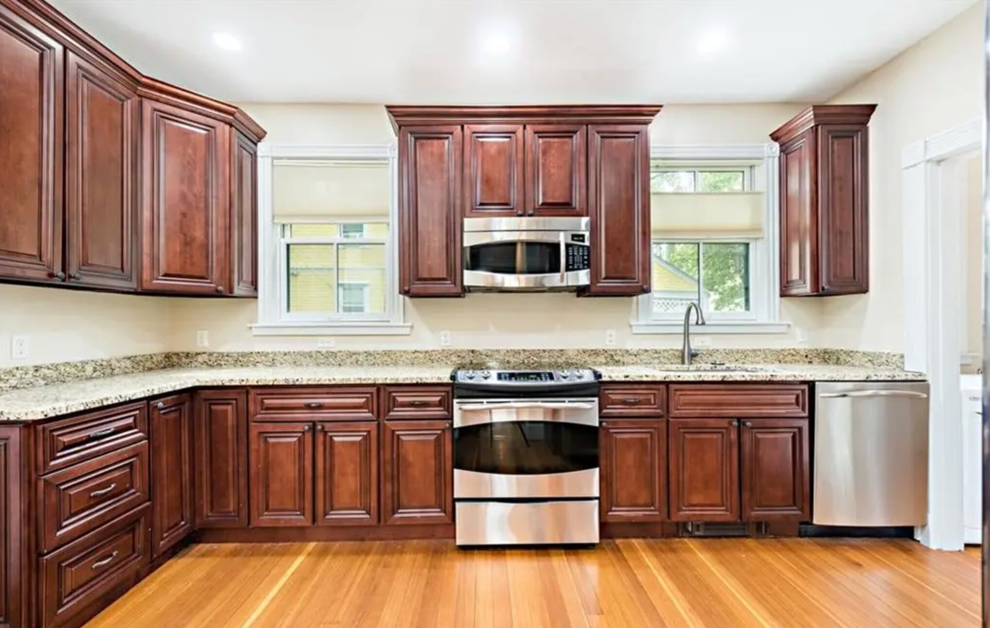 Building Photo - 17 Lincoln St