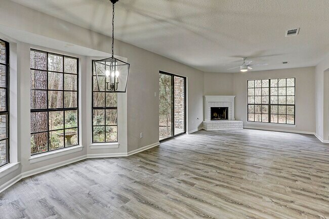 Building Photo - 2 Eagle Rock Pl