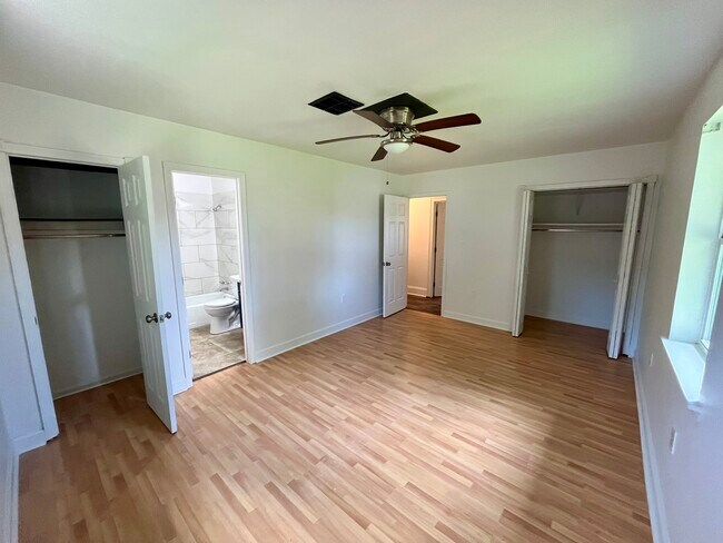 Building Photo - 113 Tinsley Dr