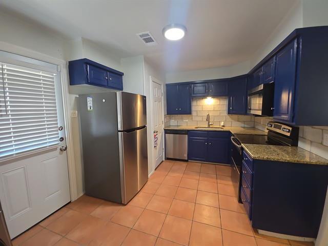 Building Photo - 3241 Sandage Ave