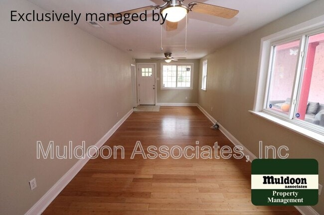 Building Photo - 806 E Abriendo Ave