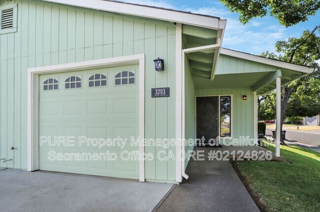 Building Photo - 3203 Sher Ct