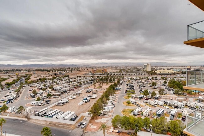 Building Photo - LUXURY RESORT STYLE LIVING @ ONE