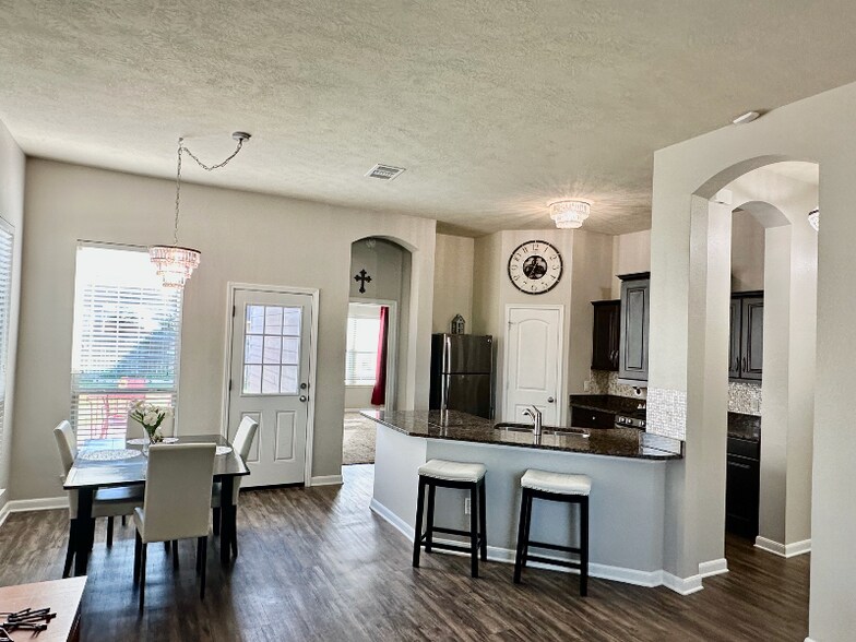 Building Photo - 15481 Baker Meadow Loop