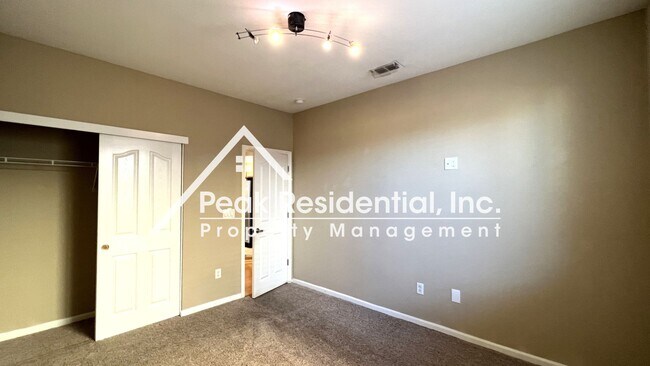 Building Photo - Wonderful Elk Grove 3bd/2ba Home with 2 Car Garage!