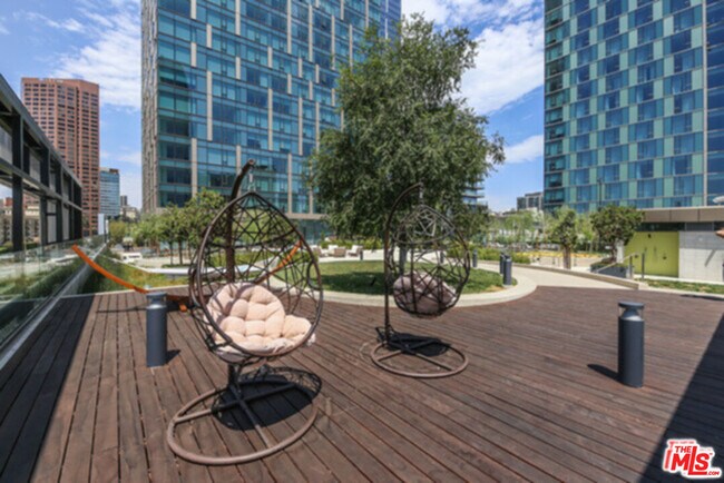 Building Photo - 889 Francisco St