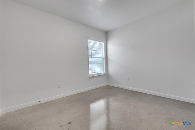 Building Photo - 902 Cherry Laurel Ln