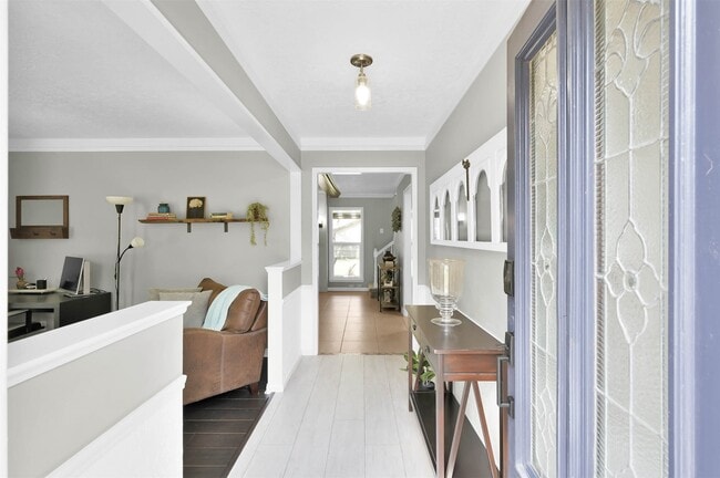 Building Photo - 223 Birchwood Dr