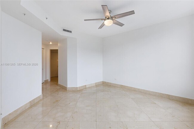 Building Photo - 848 Brickell Key Dr