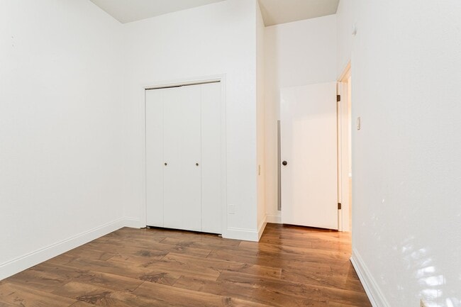 Building Photo - 2109 Castle View Dr