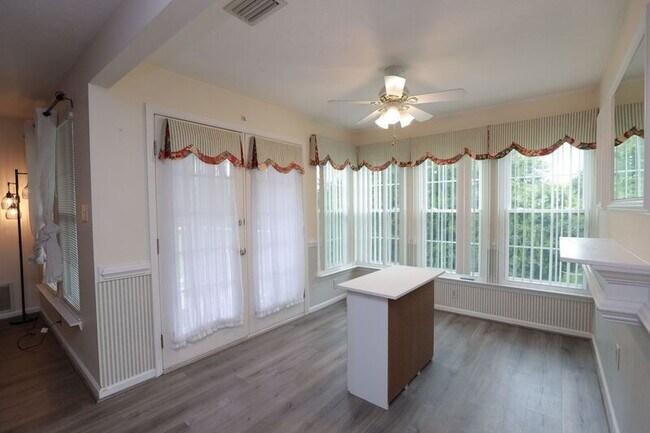 Building Photo - 10213 Wolfe Manor Ct