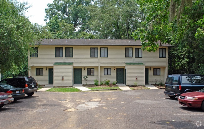 Primary Photo - 3707 Rockbrook Dr