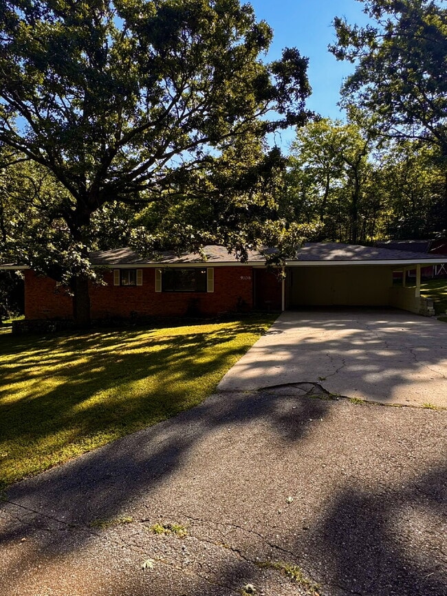 Building Photo - 9108 Bluff Dr