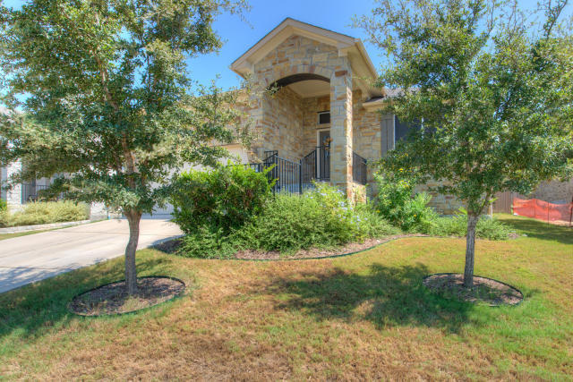 Building Photo - One Story Hill Country Home, Many Upgrades