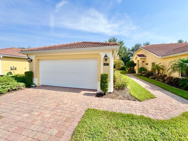 Primary Photo - ** TUSCANY COVE ** 3 BED / 2 BATH - VILLA ...
