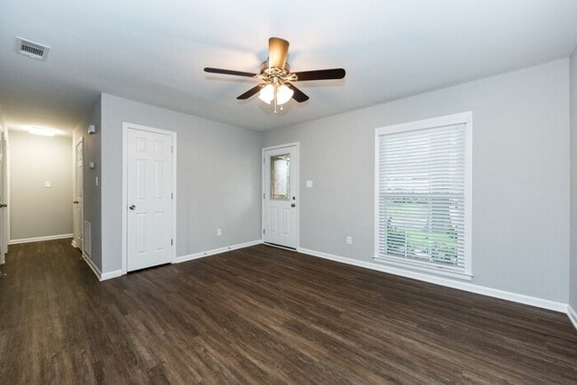 Building Photo - 3BD/1BA Ranch in Cabarrus Woods!