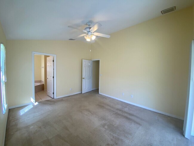 Building Photo - 487 Winwood Ct