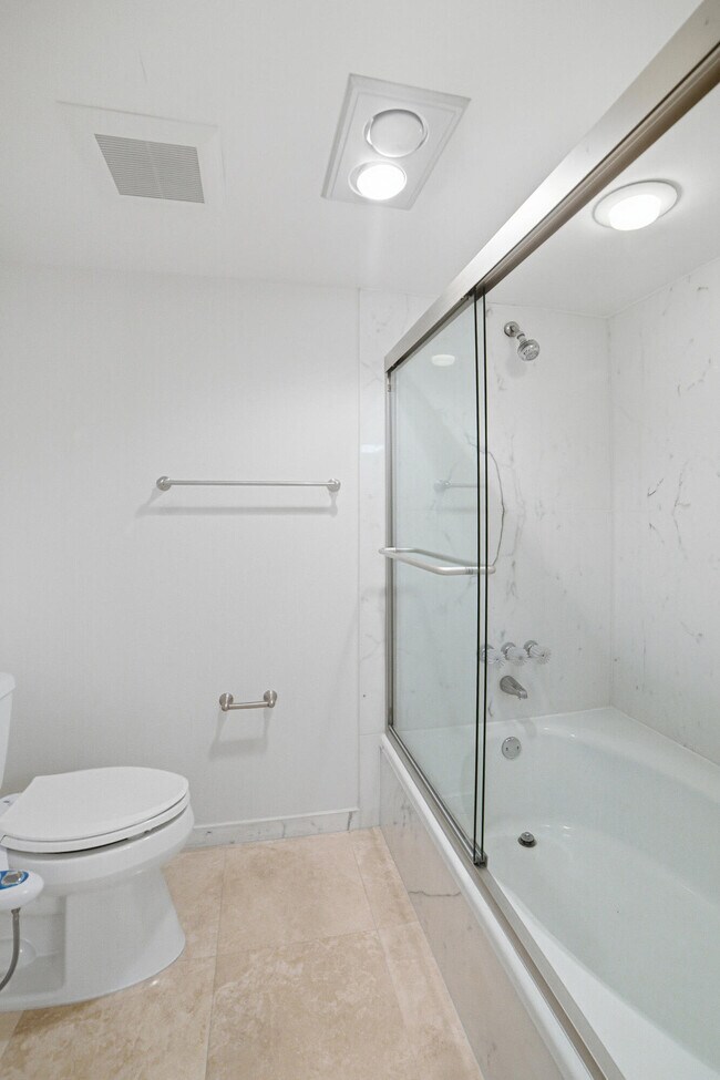 Building Photo - 4740 S Ocean Blvd