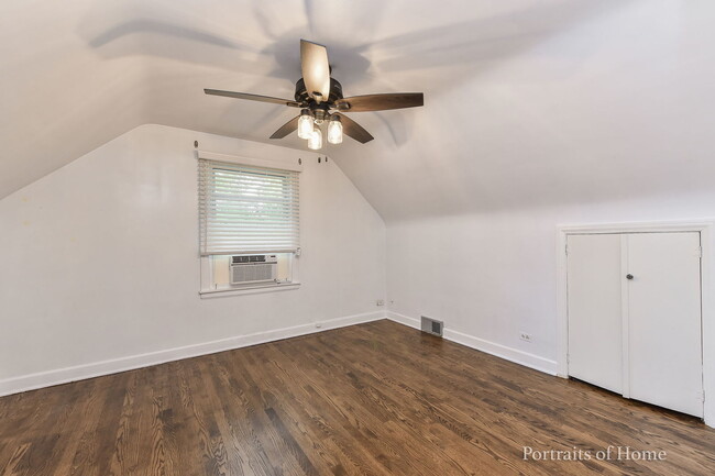 Building Photo - 602 N President St