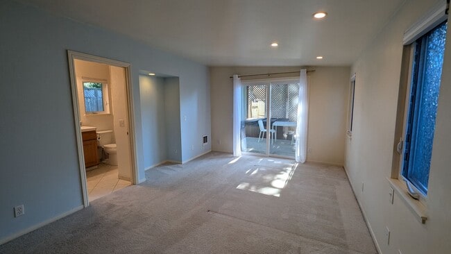 Building Photo - Bright and Cozy 3 Bedroom Home In Pacific ...
