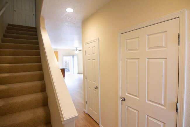 Building Photo - 18632 SW Bryant St