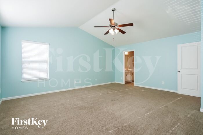 Building Photo - 1400 Glenwater Dr