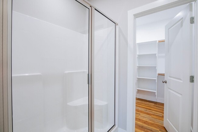 Building Photo - ***905 Seaborn***