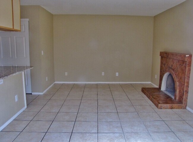 Building Photo - 4BR/2BA/1CG, 1374 sq.ft., w/central A/C in Sierra Vista, AZ