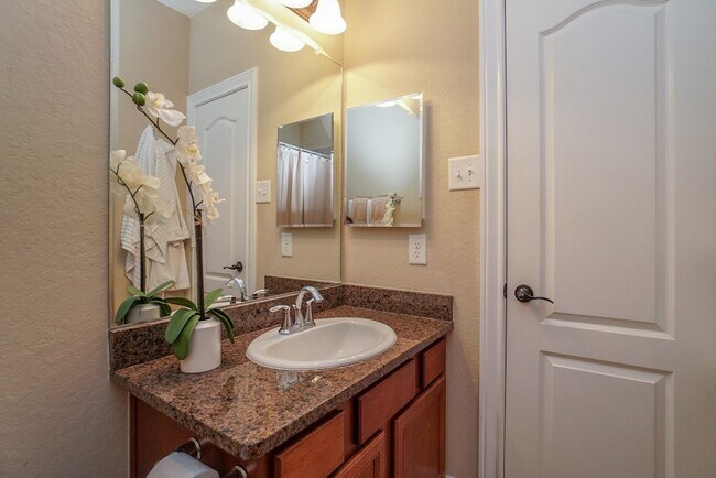 Building Photo - 6115 Sawland Dr