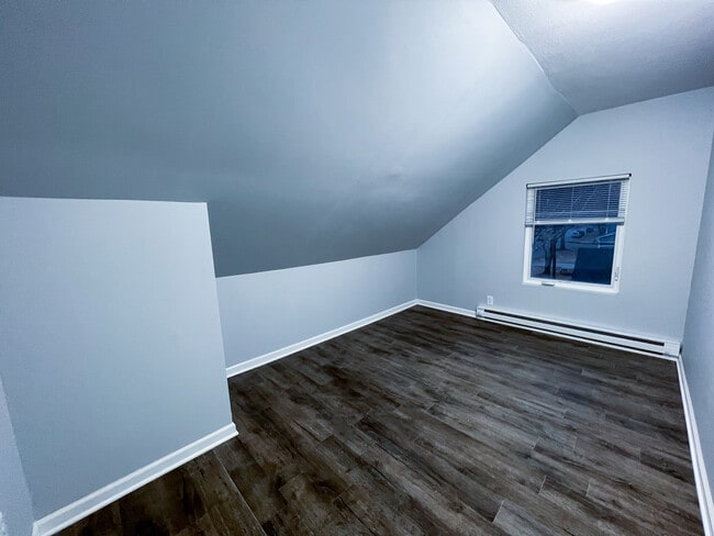 Bed #2 - 5202 Leighton Ave