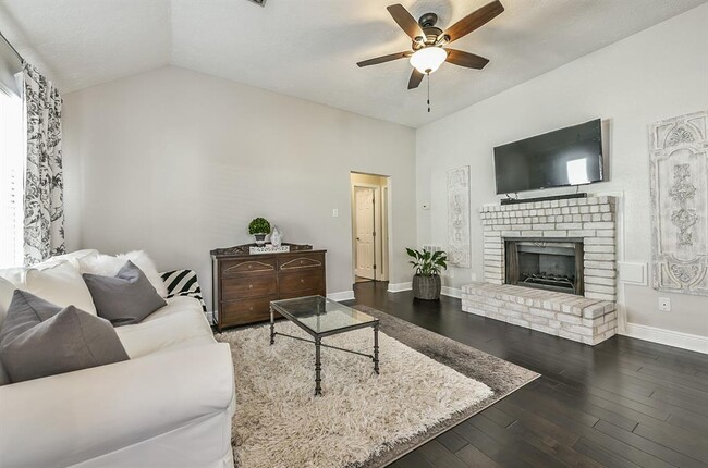 Building Photo - 1118 Chelsea Ln