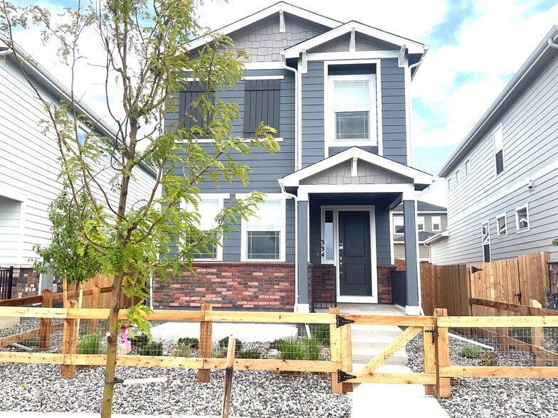 Primary Photo - 334 N Addison Way