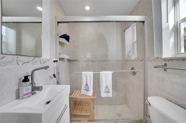 Building Photo - 618 86th St